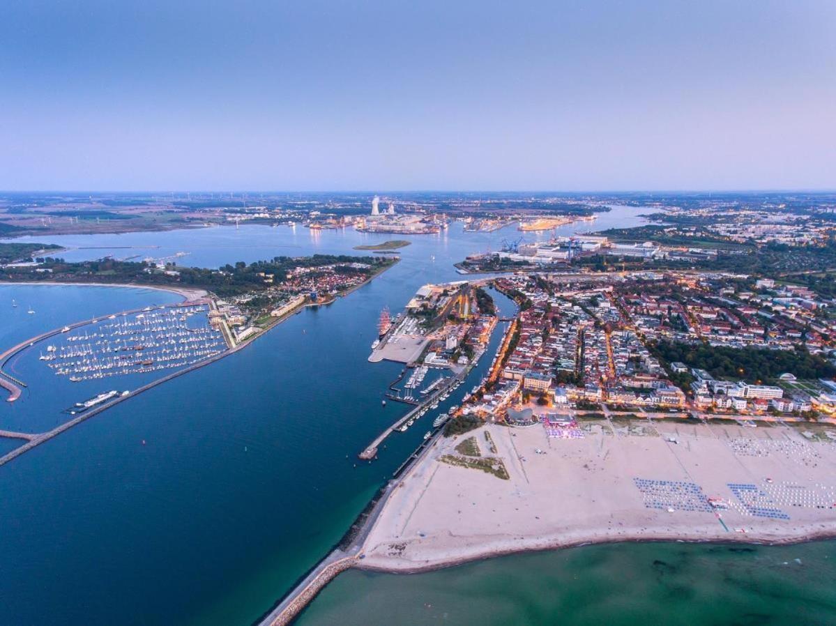 Апартаменти Vormann Jantzen, Direkt Am Leuchtturm Росток Екстер'єр фото